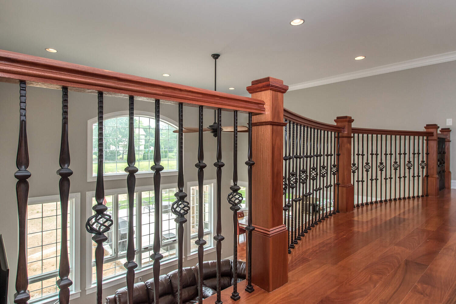 LJ-4091 - Plain Panel Traditional Box Newel 6-1/4" Square x 55"